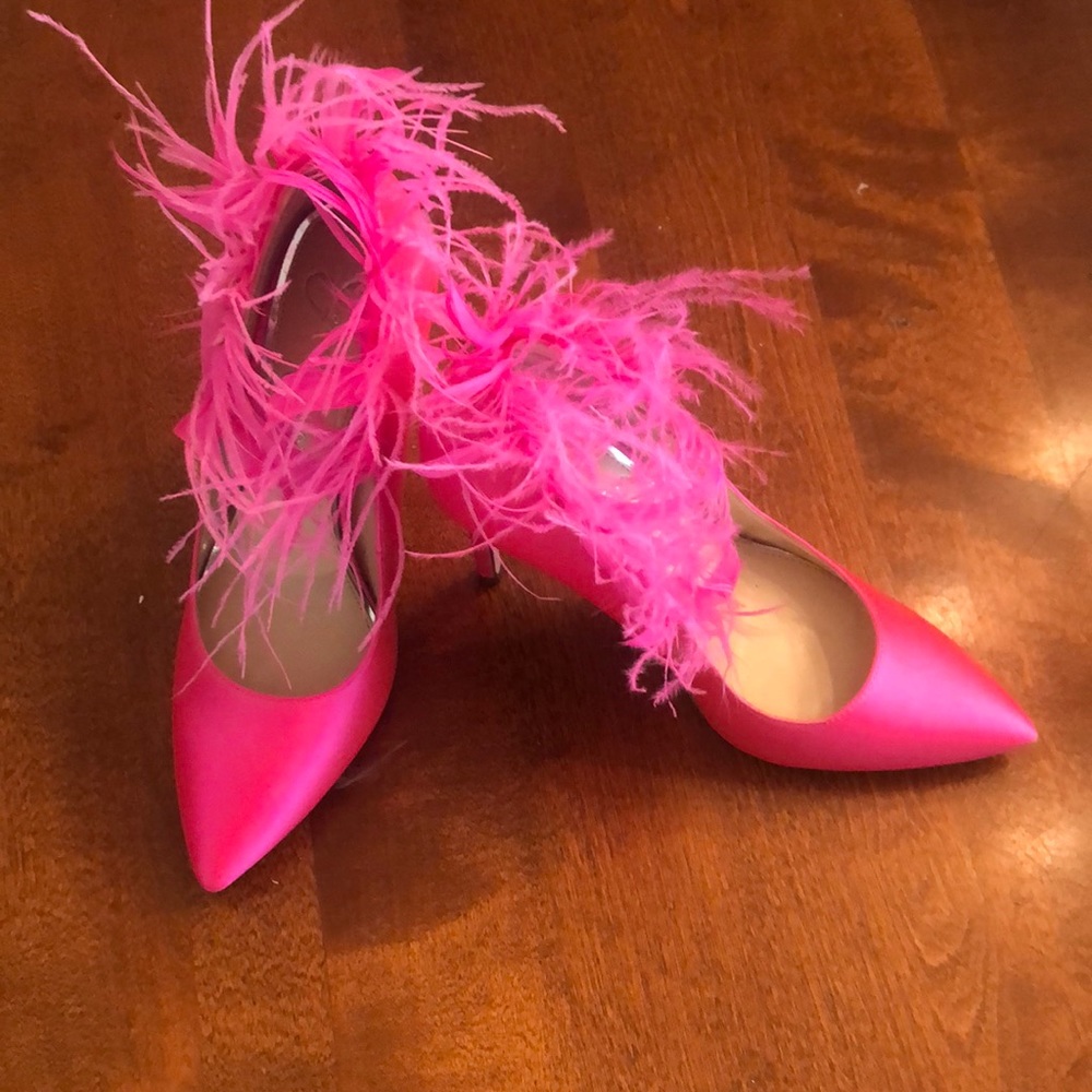 Jessica Simpson Paxtey Feather Pumps Pink